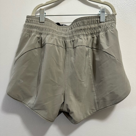 Lululemon reversible shorts - Picture 3 of 5